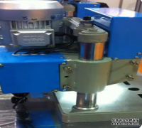 瑞威特液压铆压机械设备自动生产线远销法国意